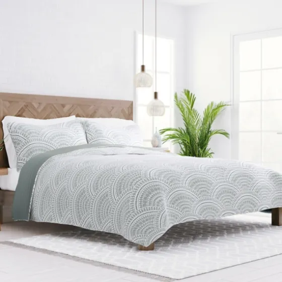 Green Scalloped Reversible 3-Pc. Queen Quilt Set-Kirkland's Home Cheap